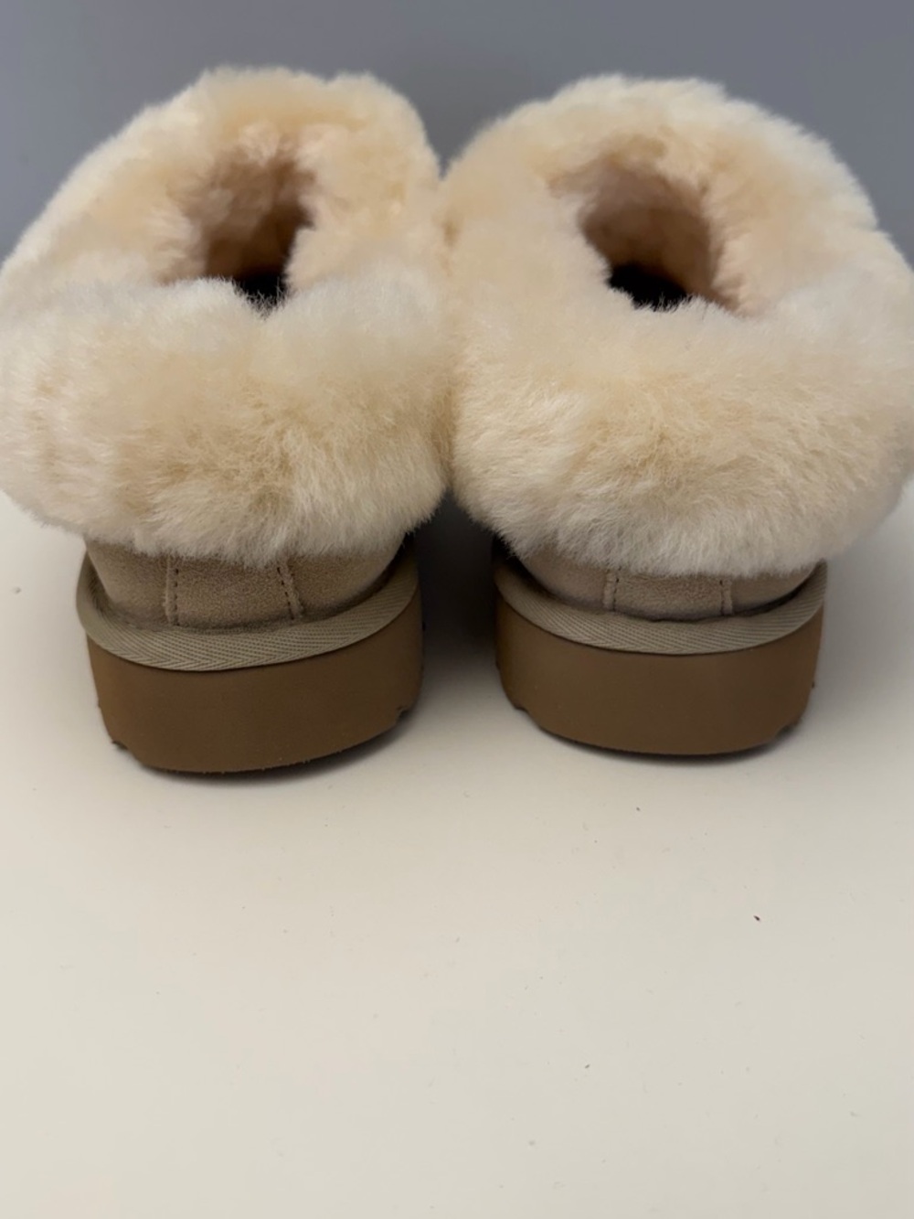 UGG Sand Shearling Clog Slippers Size 9 Womens - Picture 5 of 12